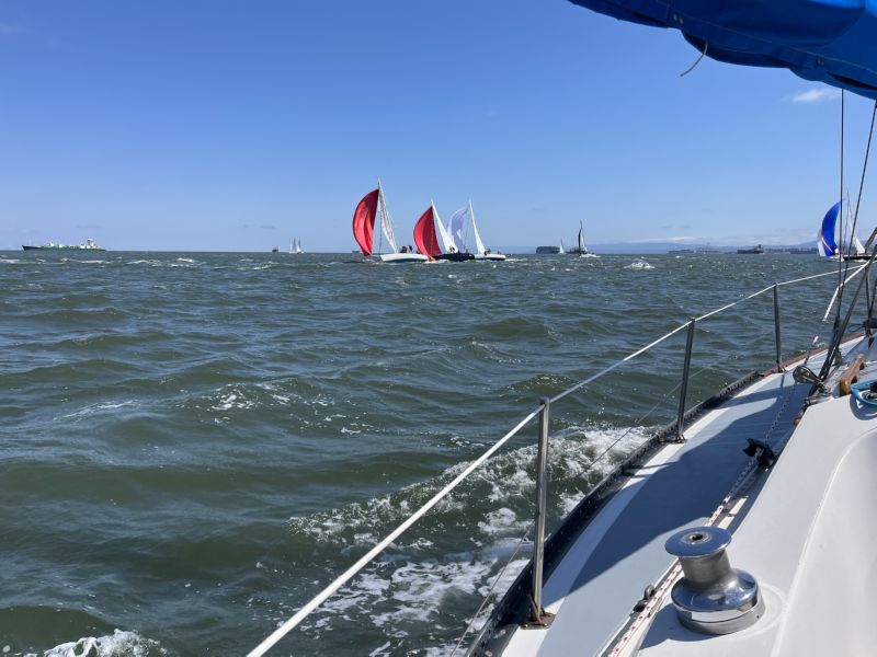 J 105 fleet race ...